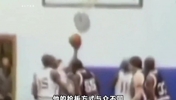 罗德曼是怎么抢篮板的？他身高2米01 却能单赛季场均抢18板